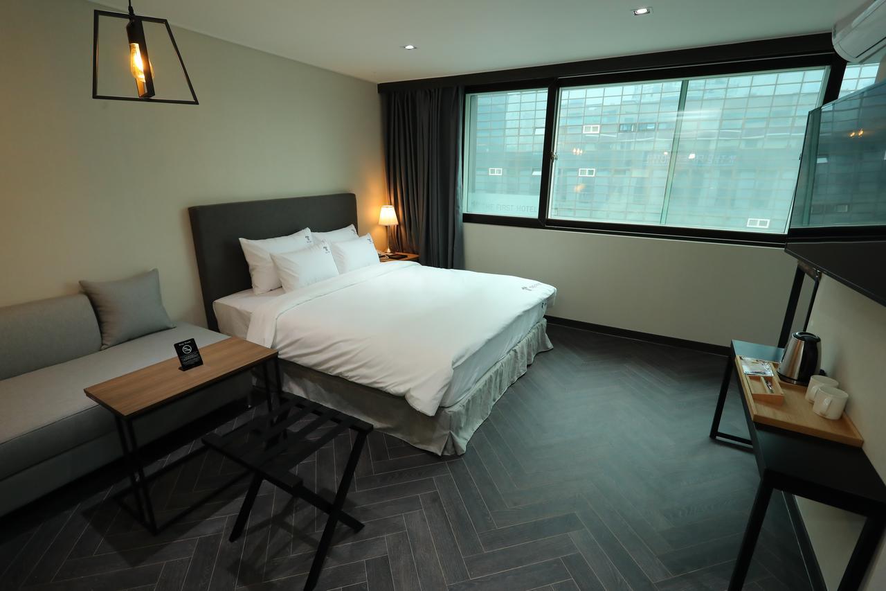 The First Hotel Changwon Ngoại thất bức ảnh