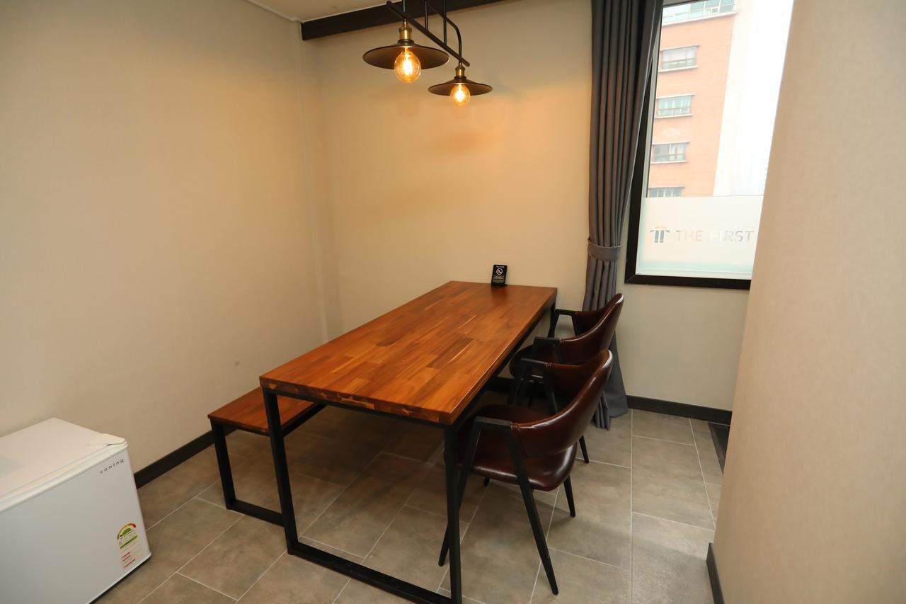 The First Hotel Changwon Ngoại thất bức ảnh