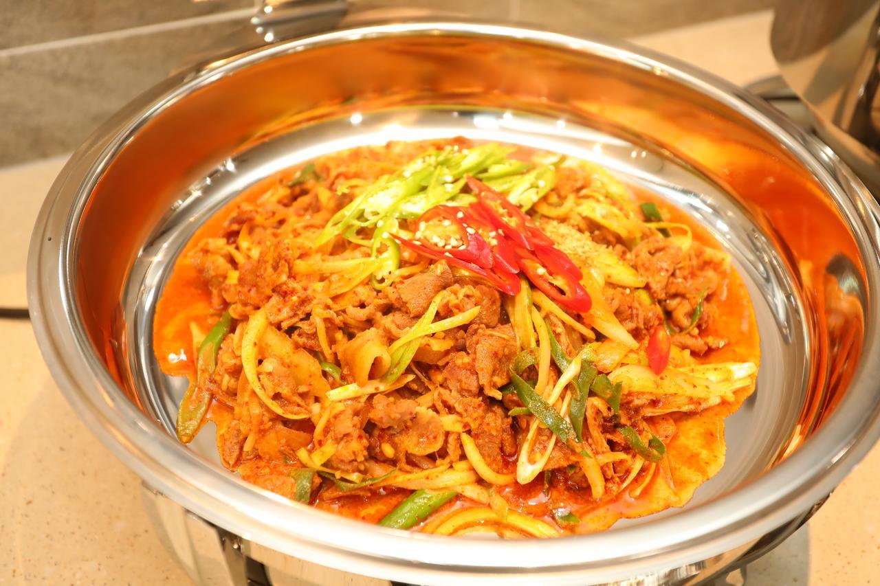 The First Hotel Changwon Ngoại thất bức ảnh