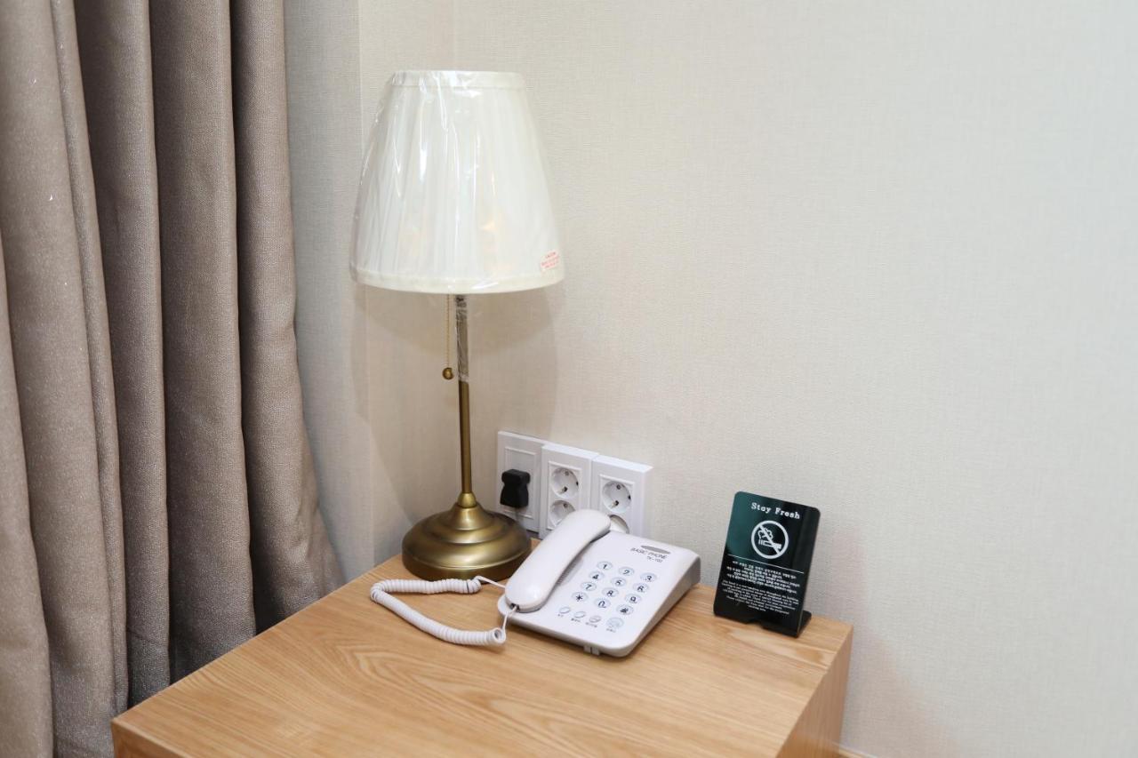 The First Hotel Changwon Ngoại thất bức ảnh